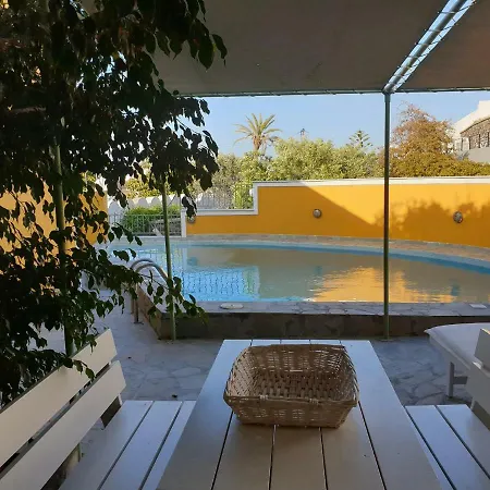 Aparthotel Roubeti Village Mesaria